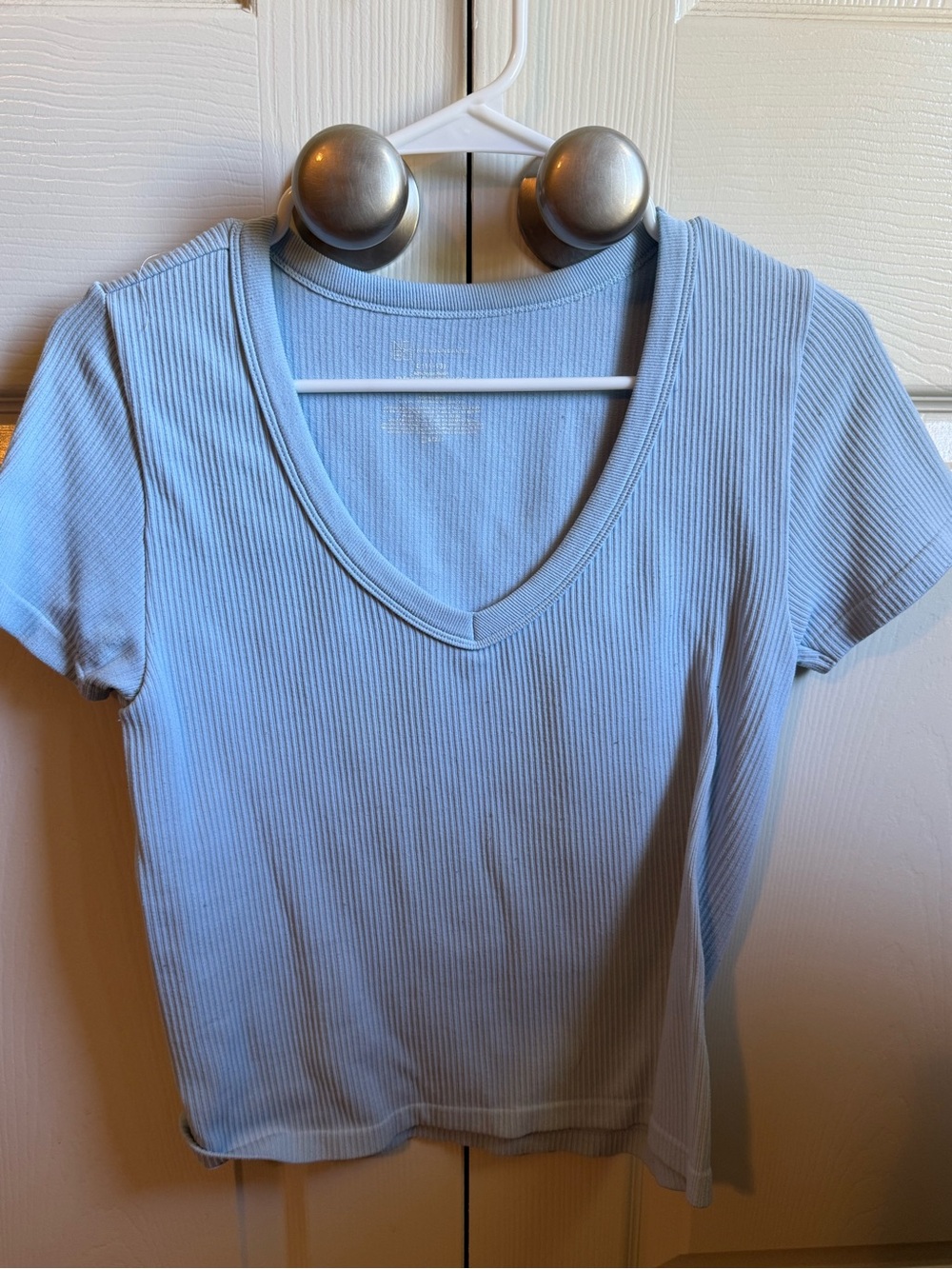 No Boundaries Light Blue Ribbed V-Neck Short Sleeve Top